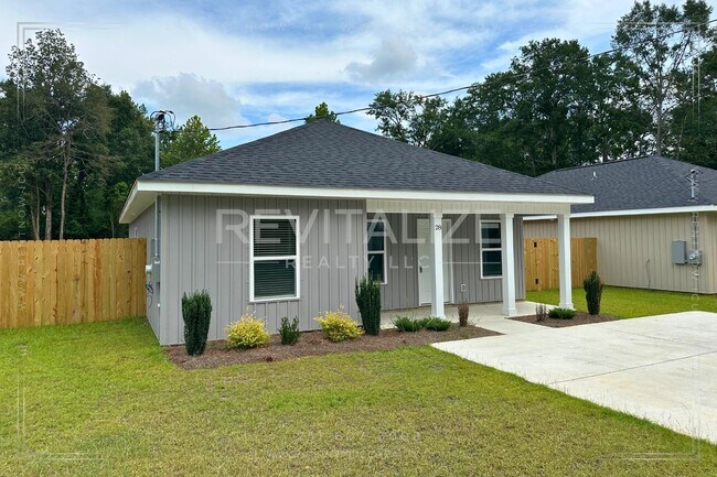 Foto del edificio - **OPEN HOUSE 08/17 1-3PM** 4 Bed/2 Bath Ho...