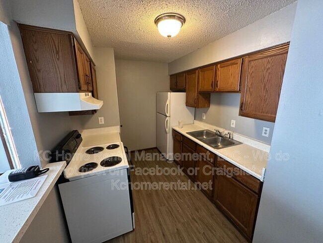 Foto del edificio - 561 N Somerset Terrace