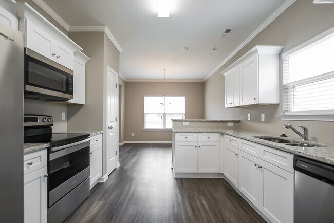 Foto del edificio - 619 Fieldcrest Dr