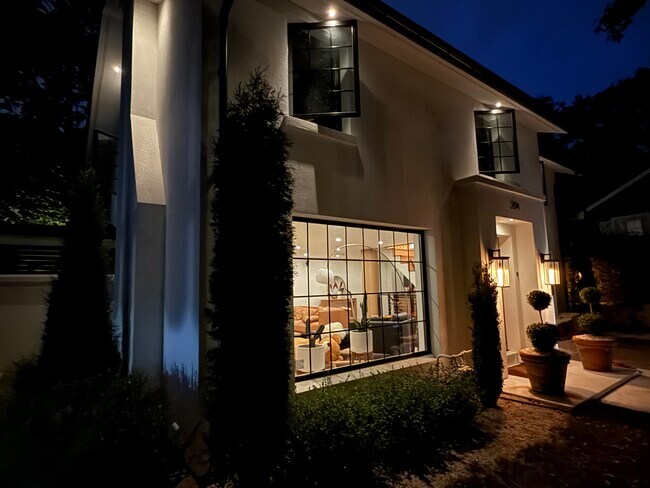 Building Photo - 204 Datura Dr