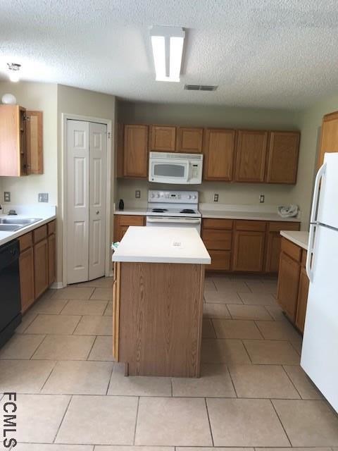 Foto del edificio - 62 Pine Crest Ln