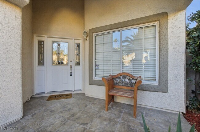 Building Photo - 2001 Madagascar Ln