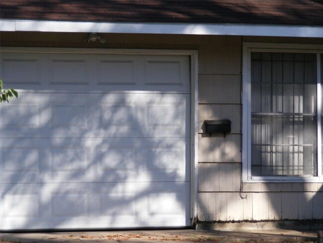 Building Photo - 5715 Westover St