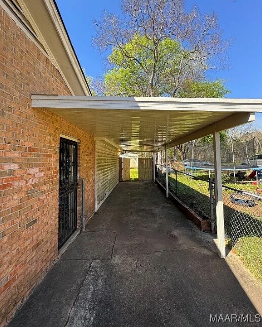Building Photo - 707 Golden Gate Dr