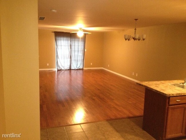 Building Photo - 2 br, 2 bath Townhome - 4571 w 1075 n