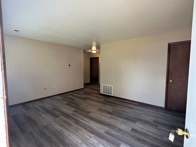 Foto del edificio - 607 E Jefferson Ave