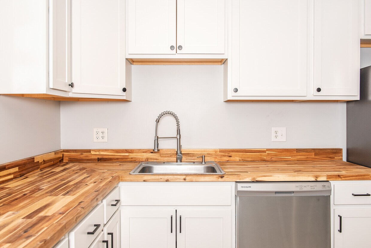 Foto principal - 8065 1st St