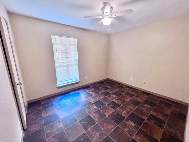 Foto del edificio - 9350 Country Creek St