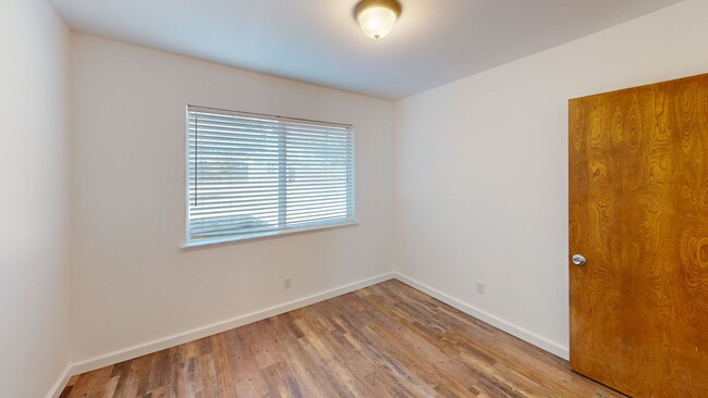Building Photo - Azucena, 8400