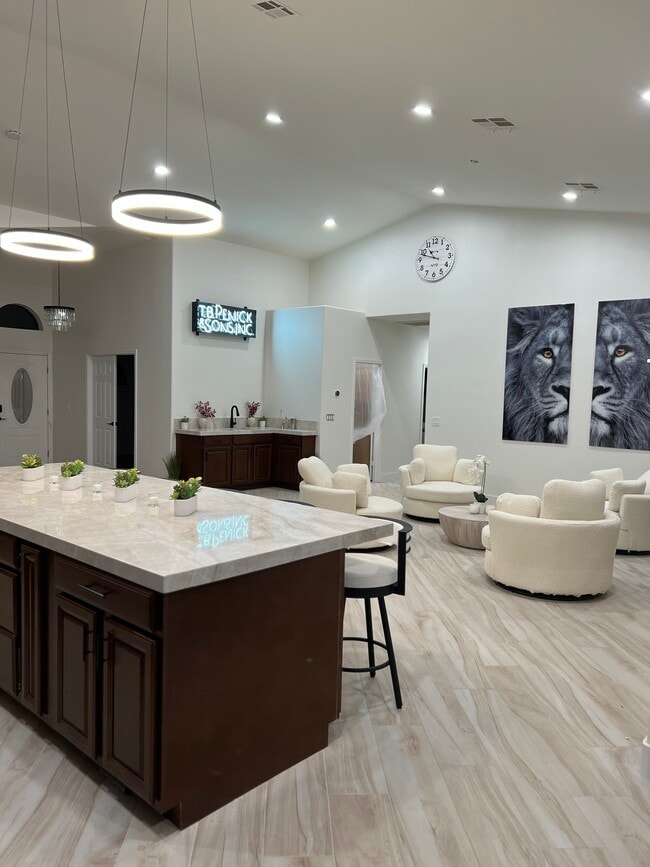 Foto del edificio - 7430 Rancho Destino Rd