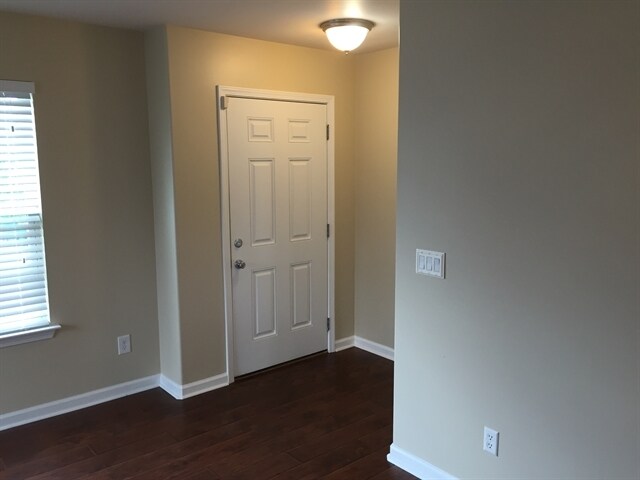 Building Photo - 512 Windsong Dr