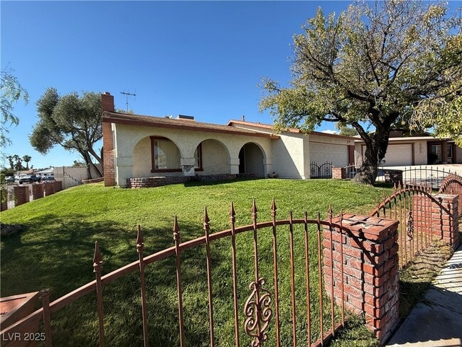 Building Photo - 3611 Rosewood St