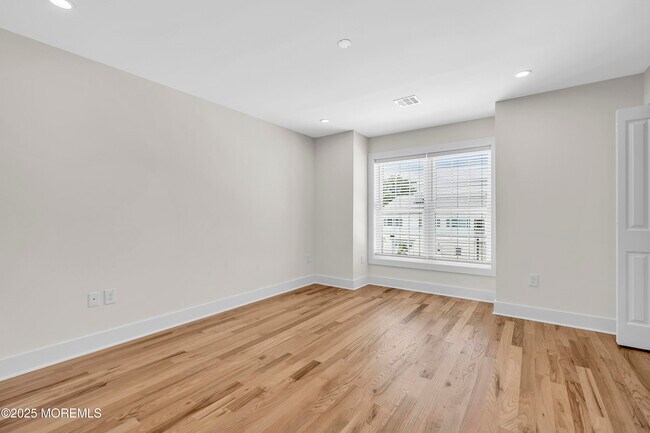 Foto del edificio - 604 Ocean Rd