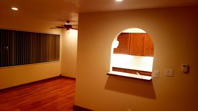 Foto del edificio - 413 W 17th St