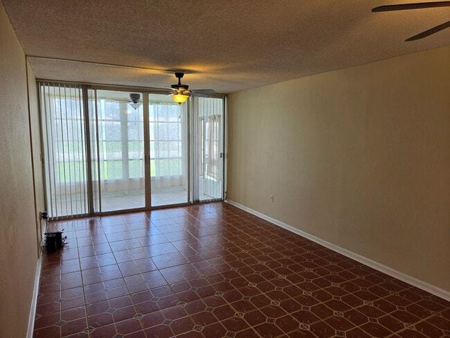 Photo - 10351 Regal Dr APT 3