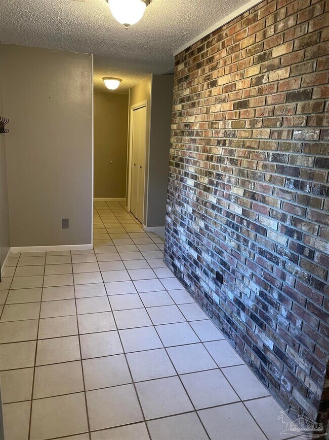 Building Photo - 4135 Monteigne Dr