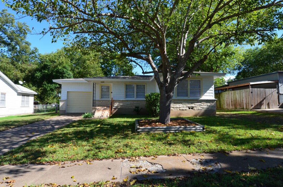 Primary Photo - 1609 S 51st St