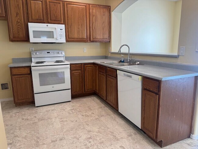 Building Photo - Bright 3-Bedroom Glendale Home