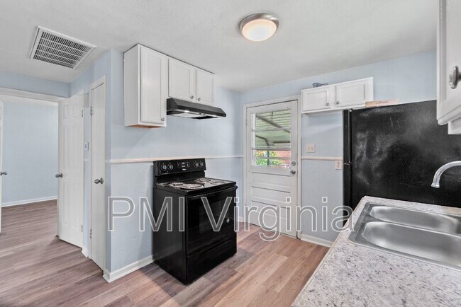 Building Photo - 2226 Florida Ave