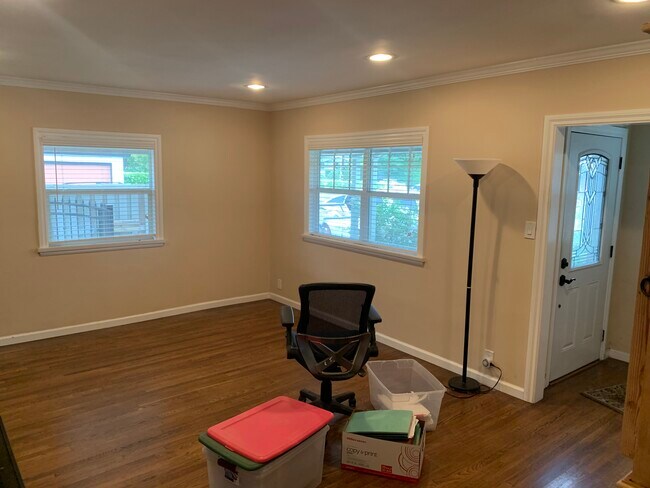 Foto del edificio - 5354 Fallbrook Ave