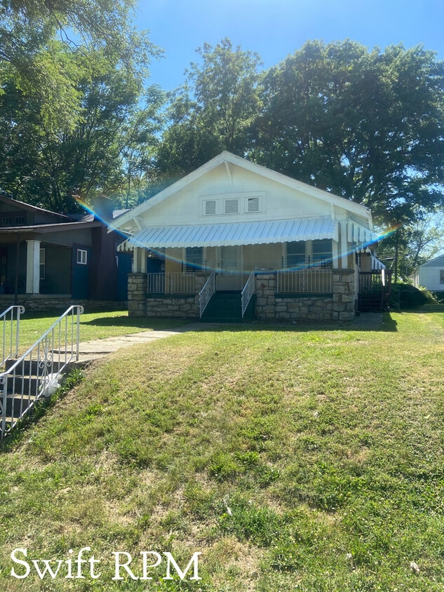 Primary Photo - 7202 S Benton Ave