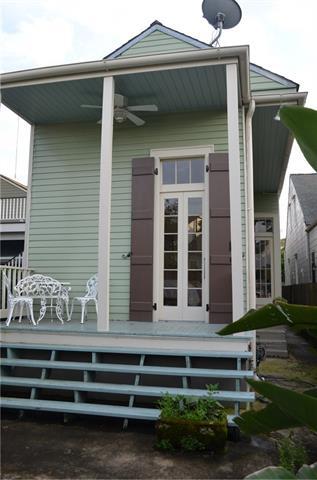 Building Photo - 721 Kerlerec St