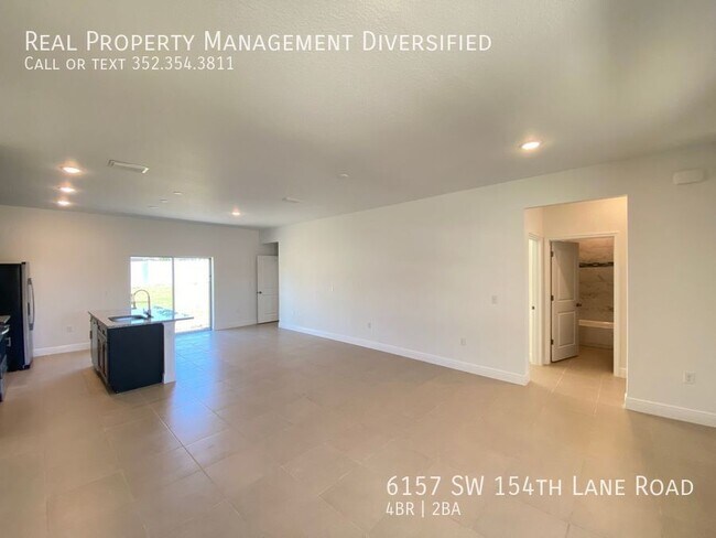 Foto del edificio - 6157 SW 154th Lane Rd