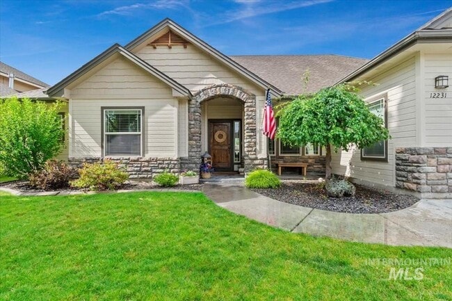 Building Photo - Fantastic Home in Pinewood Lakes!