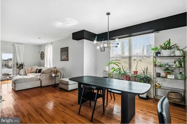 Building Photo - 1120 S 26th St