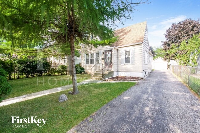 Building Photo - 216 S Elmwood Ave