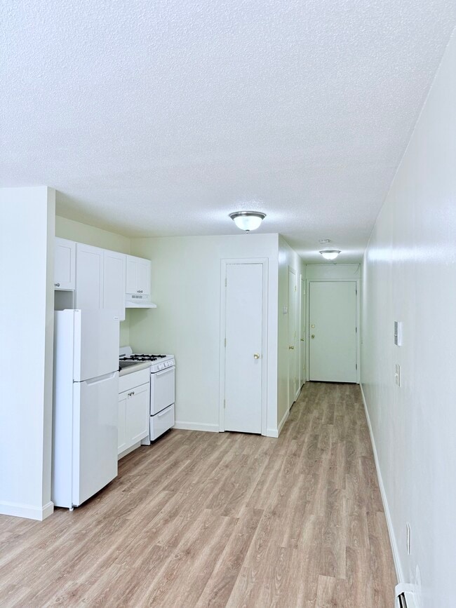 Building Photo - East Bay Apartments