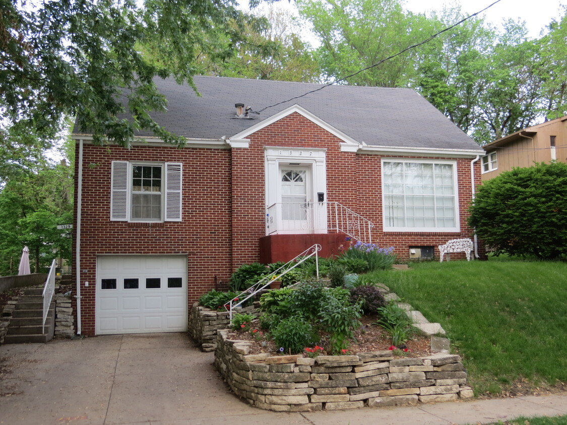 Beaverdale Brick w/ large upstairs apt.(upstairs is for rent only) - 1329 47th St