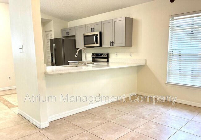 Foto del edificio - 933 Ponderosa Pine Ct