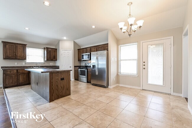 Foto del edificio - 1231 Jewel Ln