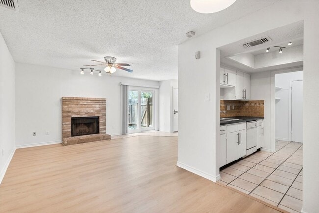 Living room - 2621 Gwendolyn Ln