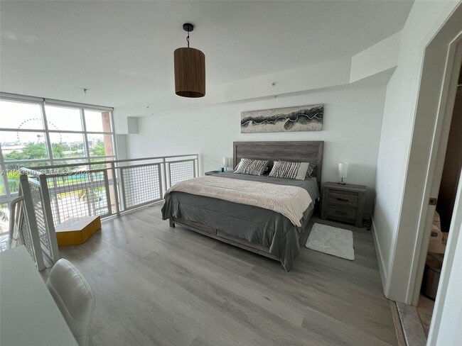 Building Photo - 253 NE 2nd St