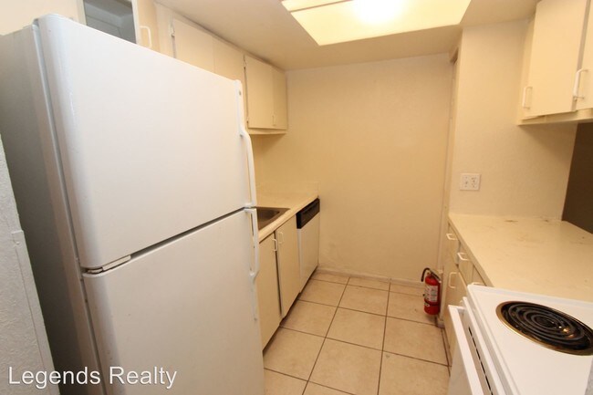 Foto del edificio - 7654 Forest City Rd