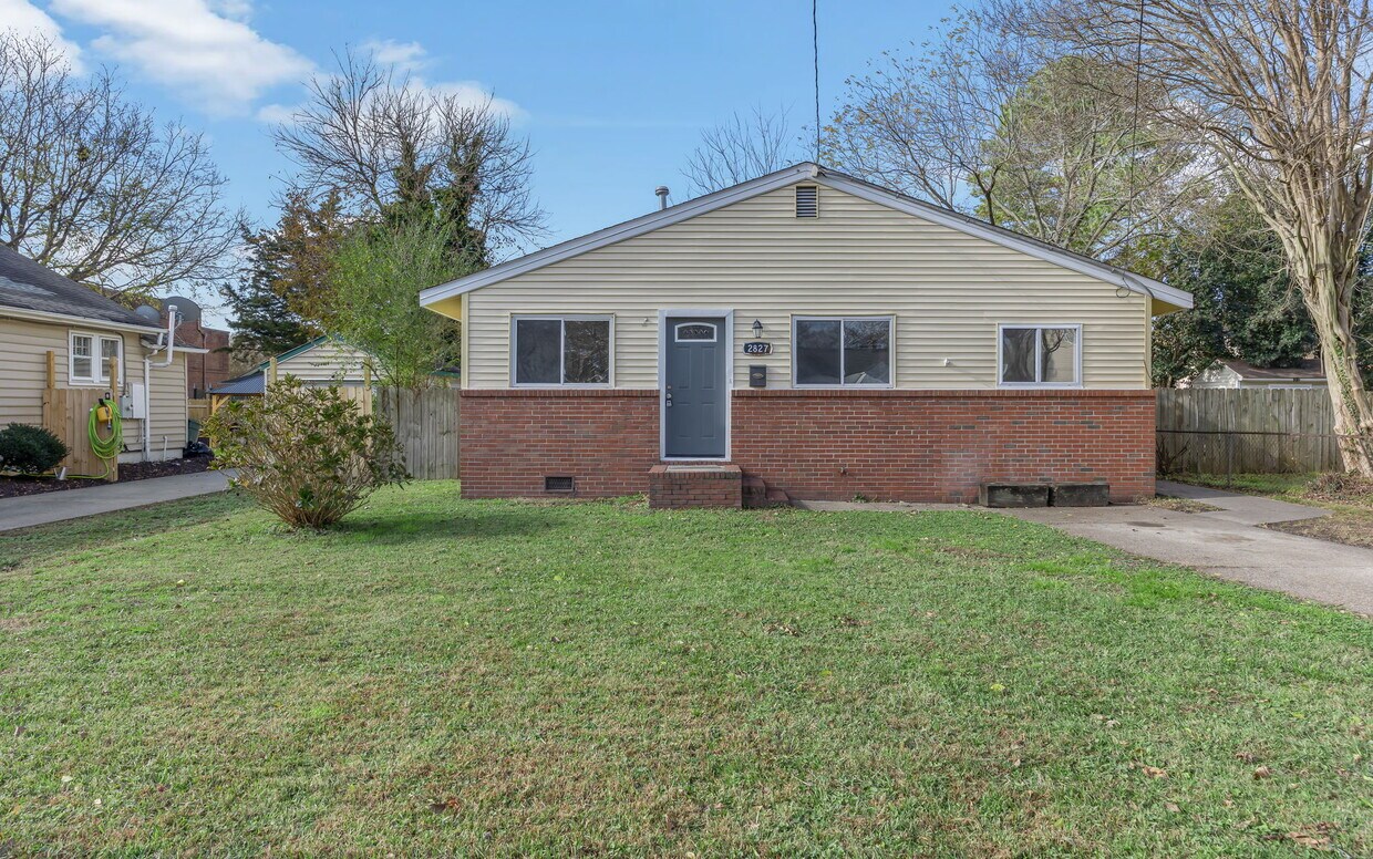 Foto principal - 2827 Grandy Ave