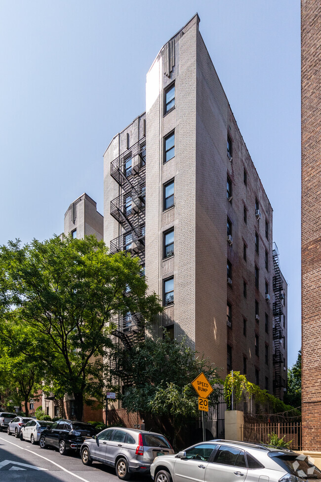 Building Photo - 95 Park Ter E
