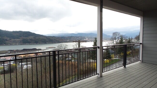 Building Photo - Application Pending - Townhouse for Rent -...