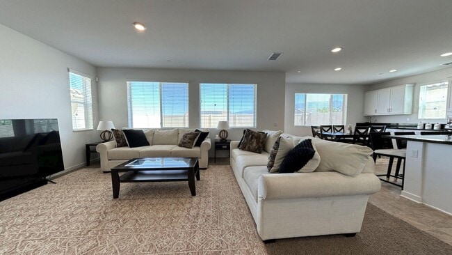 Building Photo - Gorgeous 4 Bedroom 3 Bath Home in Beaumont!