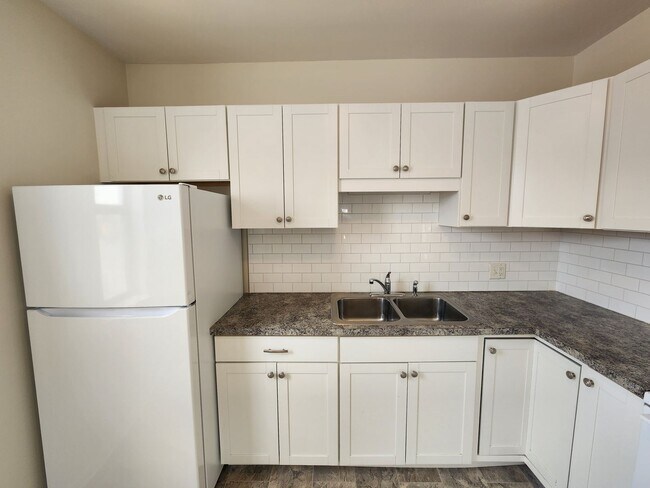 Foto del edificio - 5176-5178 Greenvillage Road