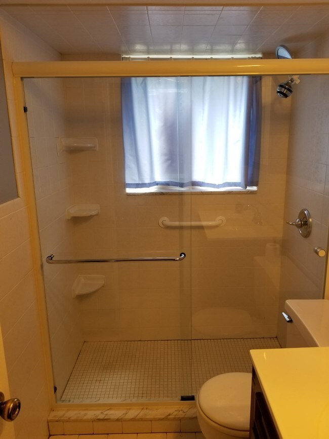 Foto del edificio - 7814 Sunray Ln