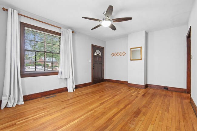 Foto del edificio - Charming 2 bedroom 3 Blocks to Duke’s East...