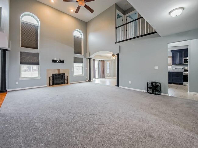 Building Photo - Introducing a stunning 5 bedroom, 3.5 bath...