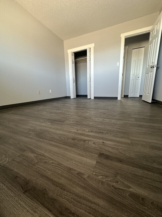 Photo du bâtiment - 4545 Veterans Way