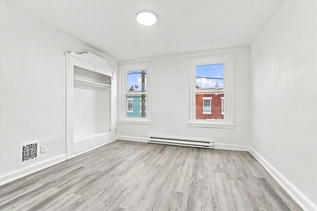 Foto del edificio - 2411 W Oakdale St