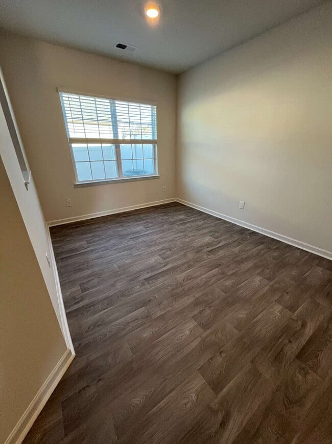 Building Photo - 228 Canopy Dr