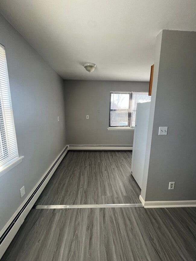 Building Photo - 65 Bulkeley Ave