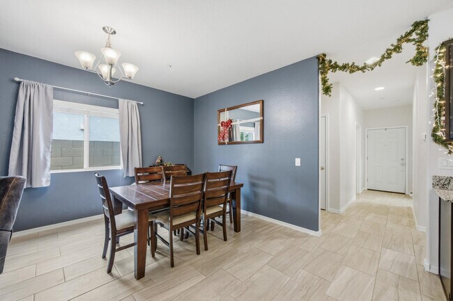 Foto del edificio - 21359 W Alvarado Rd